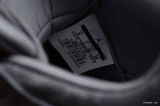 930155-003 Cool Jordan x Grey 4 KAWS Air 0608